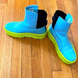 Amazing Turquoise chunky puma boots barely worn Sz. 8
